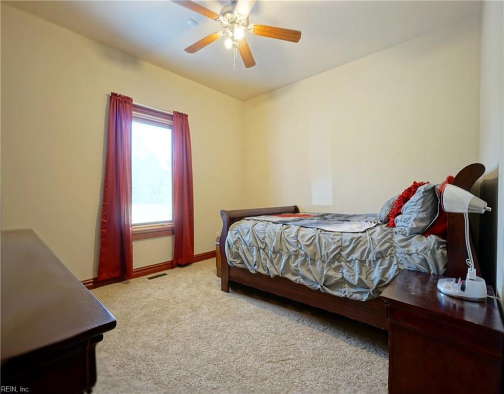 5330 QUAKER DR, Suffolk, VA 23437