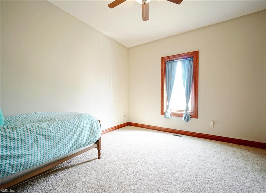 5330 QUAKER DR, Suffolk, VA 23437