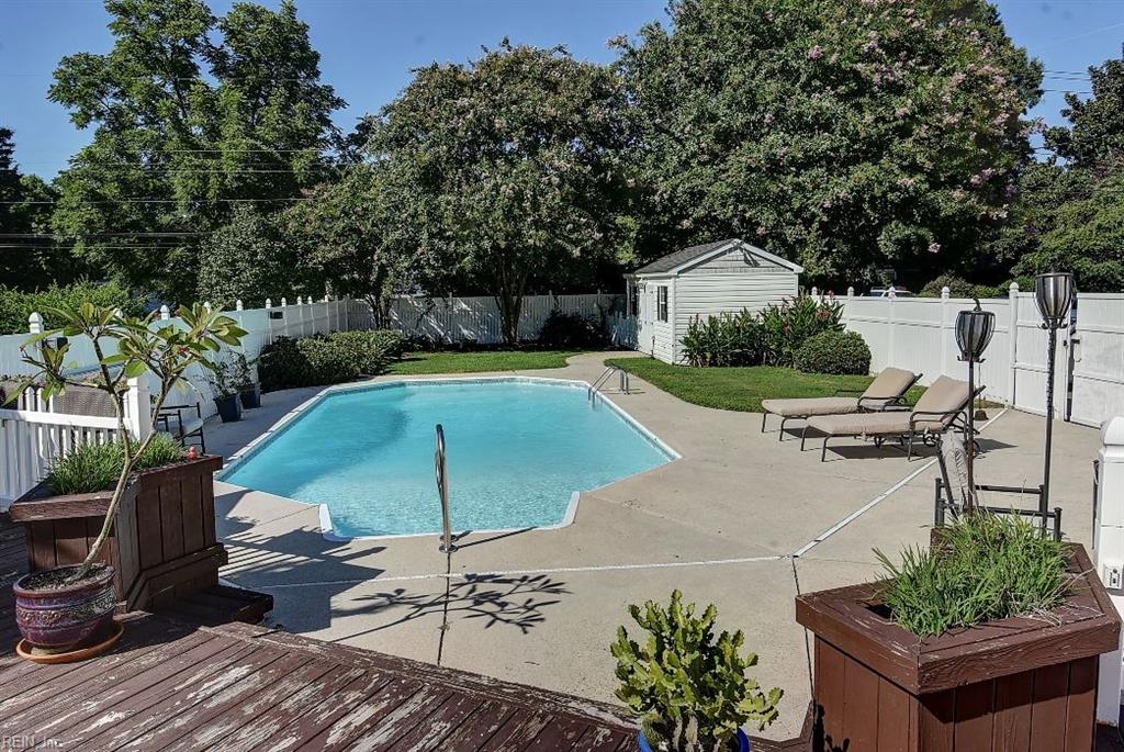 1100 BAY COLONY DR, Virginia Beach, VA 23451