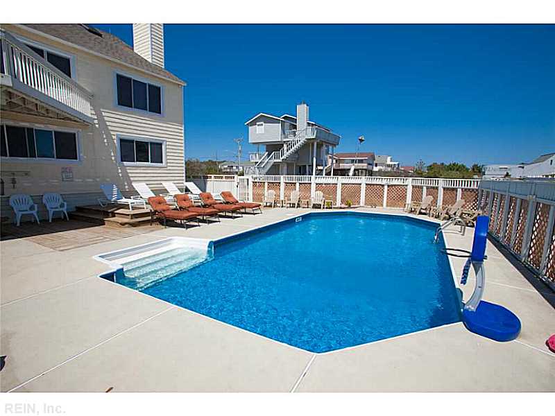 2468 SANDPIPER RD N, Virginia Beach, VA 23456