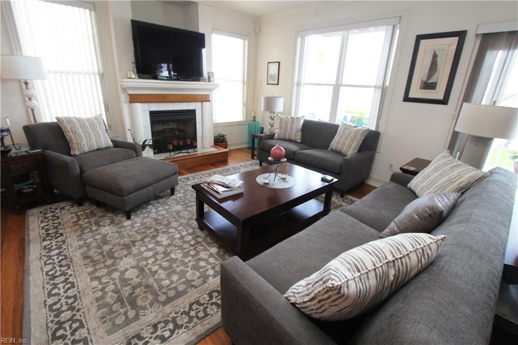 9582 BAY POINT DR, Norfolk, VA 23518