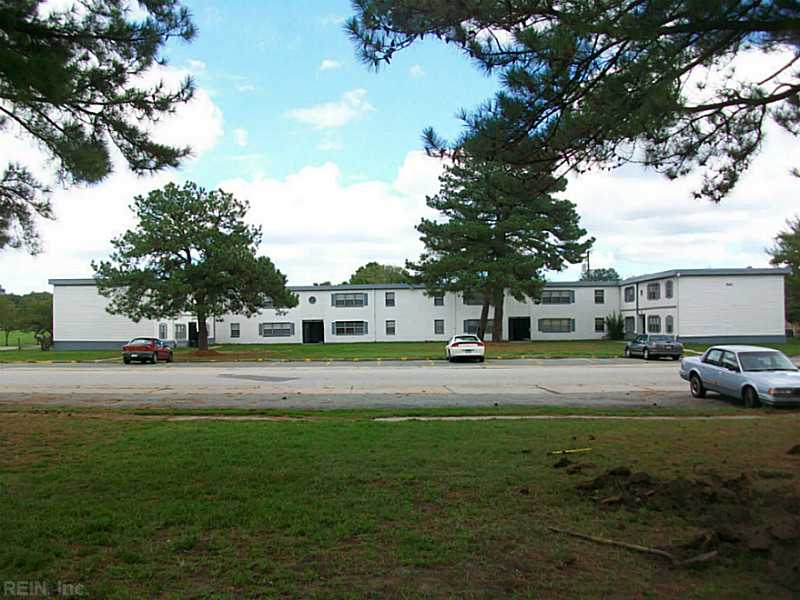 642 DRESDEN DR, Newport News, VA 23601