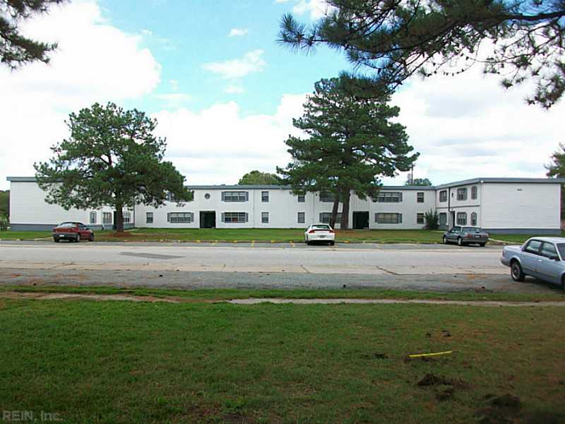 642 DRESDEN DR, Newport News, VA 23601