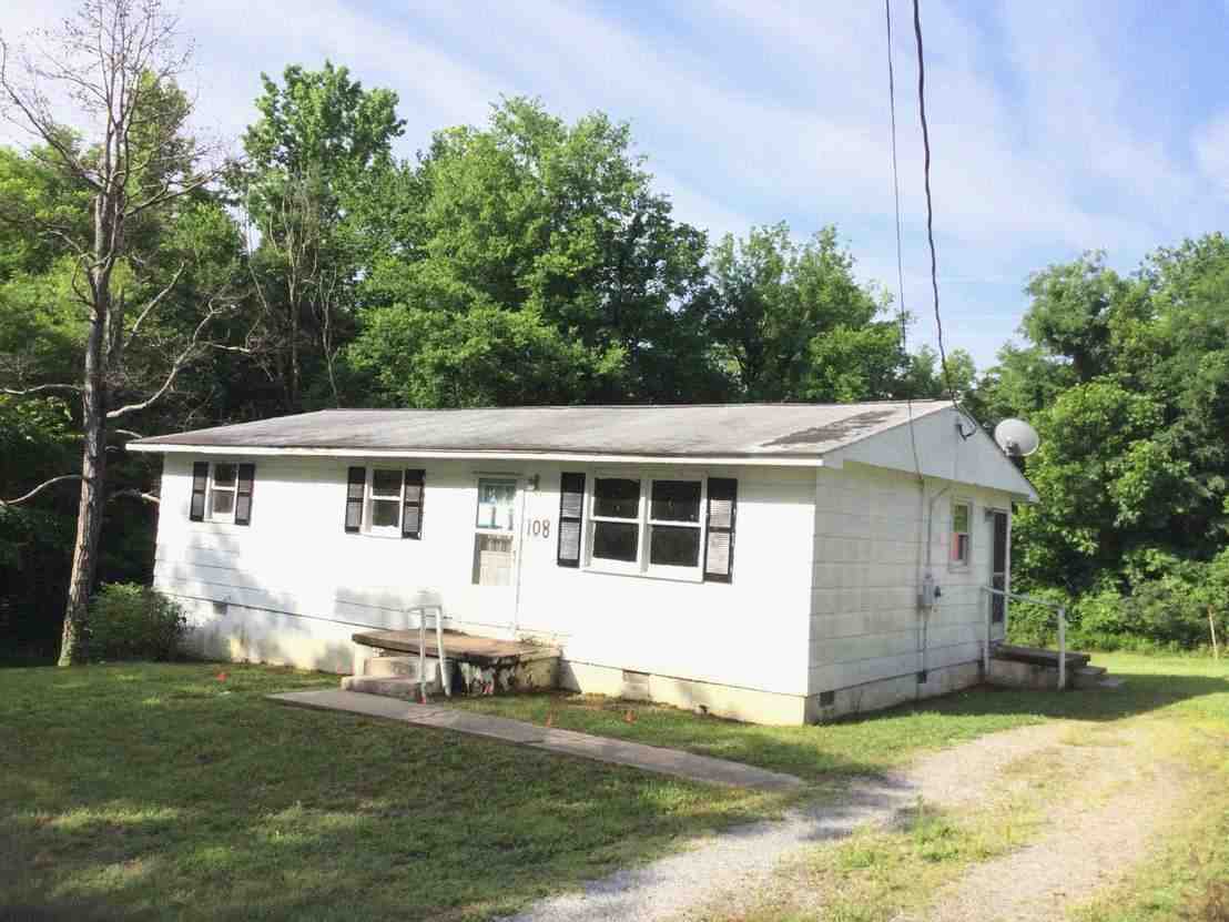 108 Hawkins StreetClarksville, VA, 23927Mecklenburg County