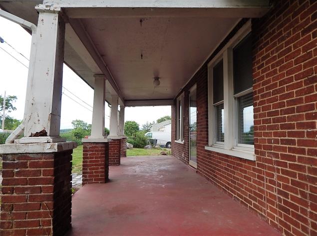 1909 Wallace Ave NERoanoke, VA, 24012Roanoke City County
