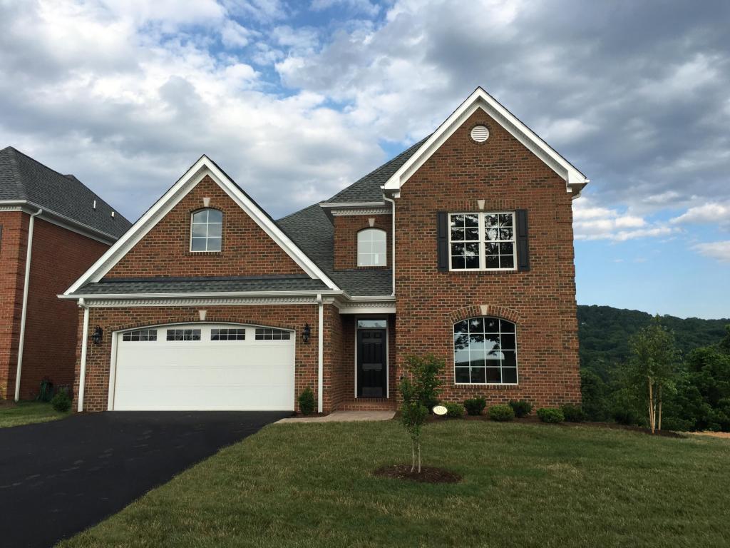 3210 SOUTHWOOD MANOR CT, Roanoke, VA 24014