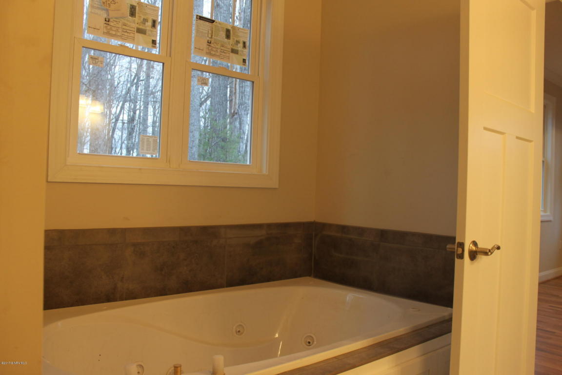 1161 Treetop Ridge Rd, Blacksburg, VA 24060