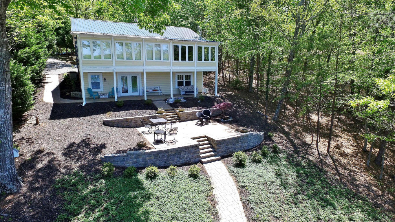 2436 Capewood DR, Huddleston, VA 24104