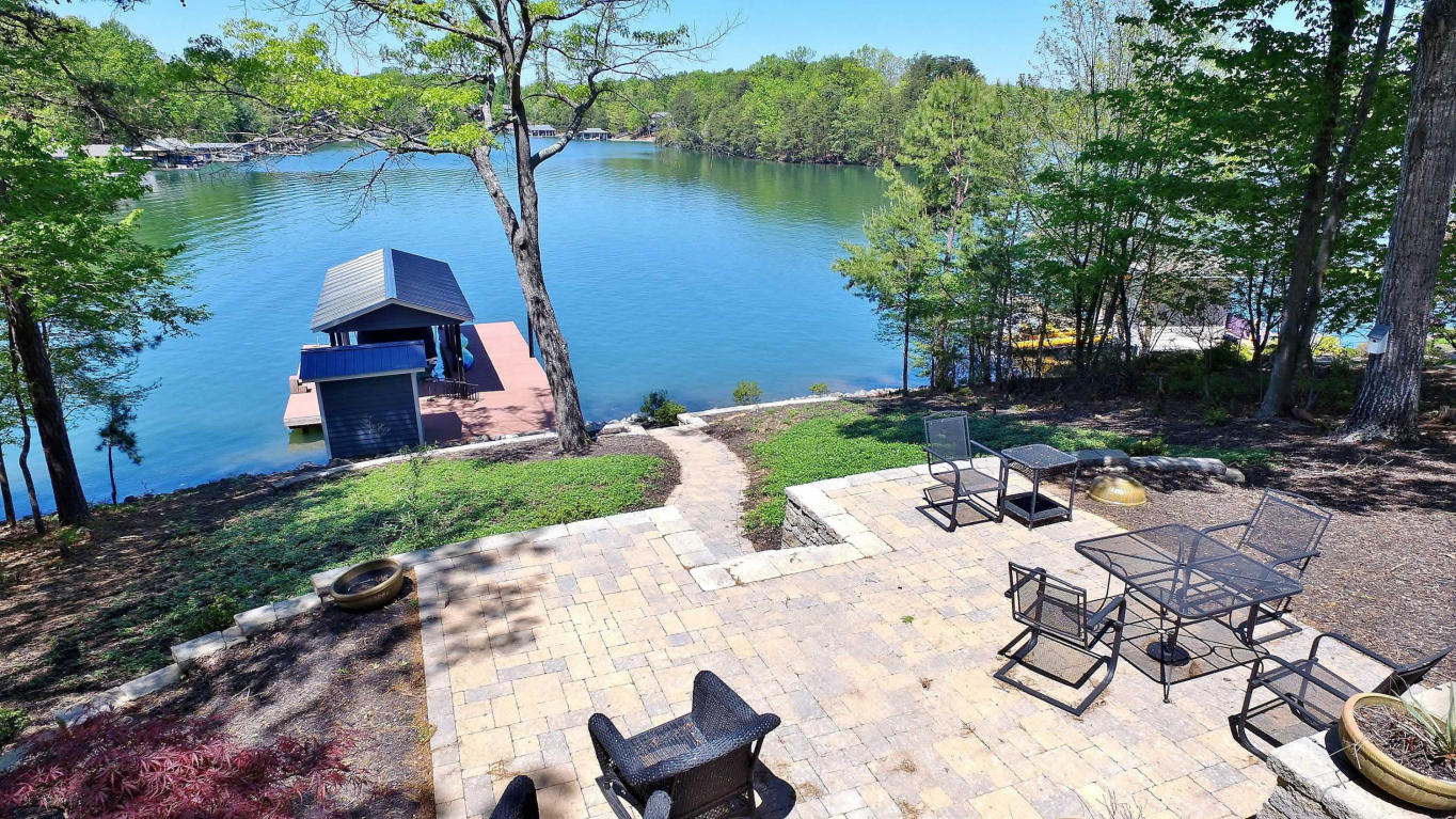 2436 Capewood DR, Huddleston, VA 24104