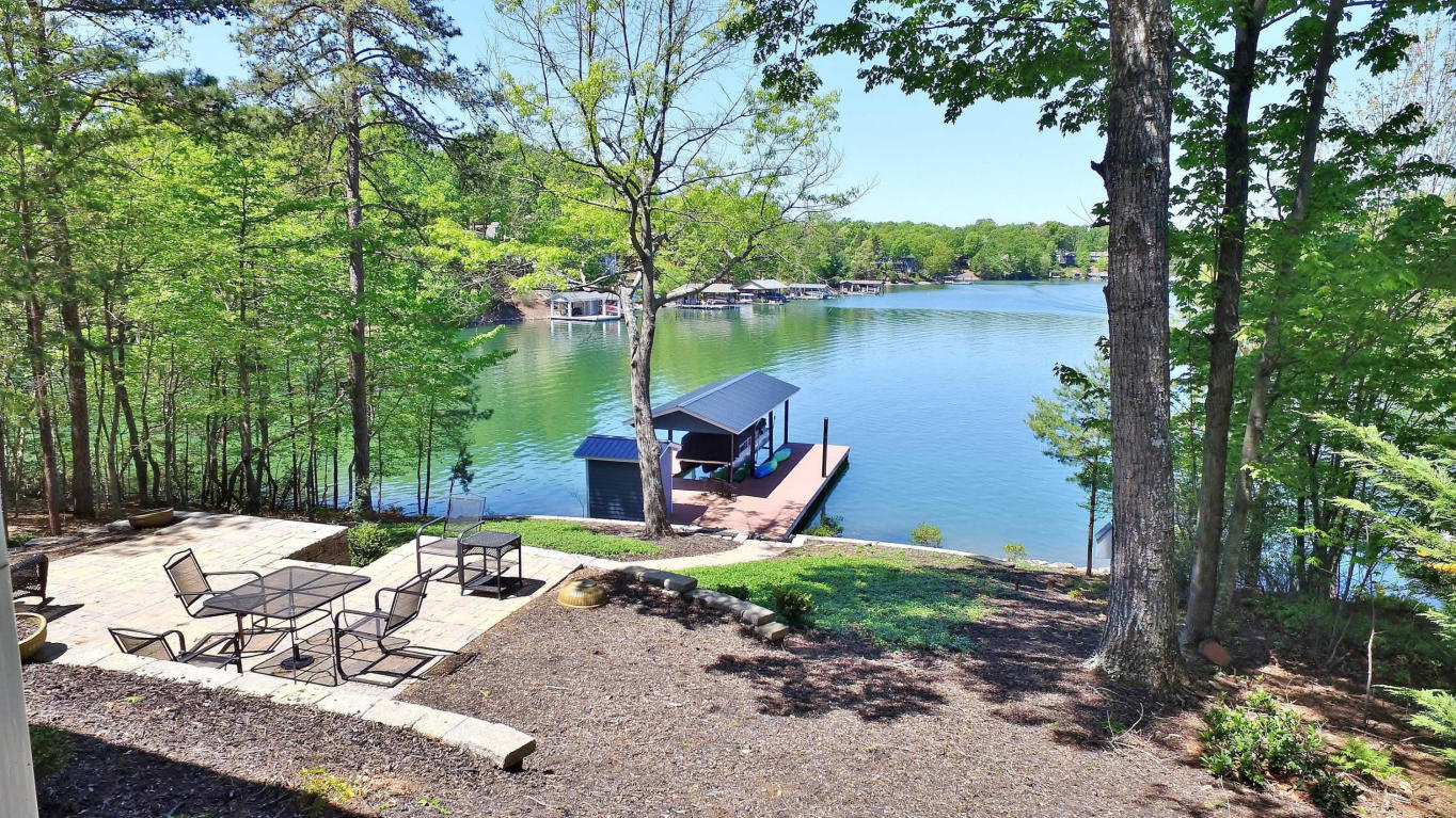 2436 Capewood DR, Huddleston, VA 24104
