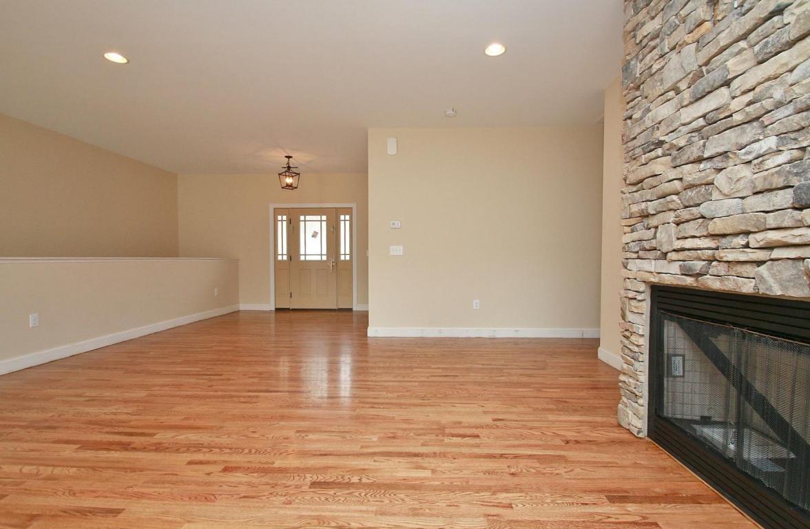 42 WINDWARD POINTE DR, Moneta, VA 24121