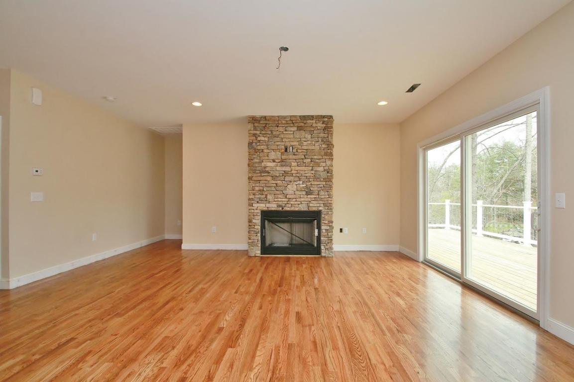 42 WINDWARD POINTE DR, Moneta, VA 24121