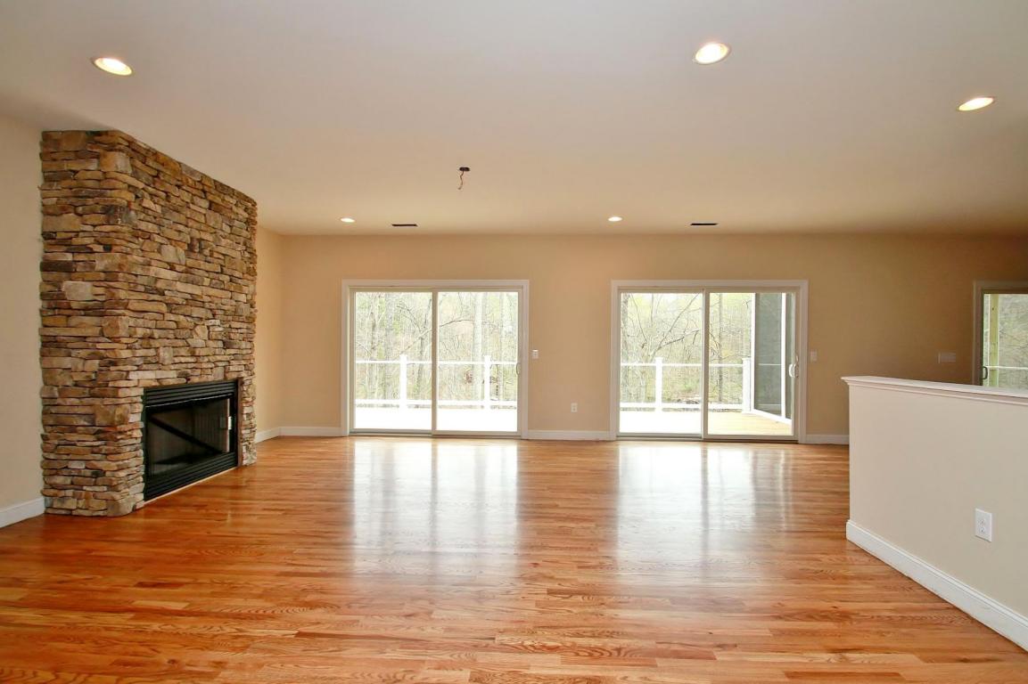 42 WINDWARD POINTE DR, Moneta, VA 24121