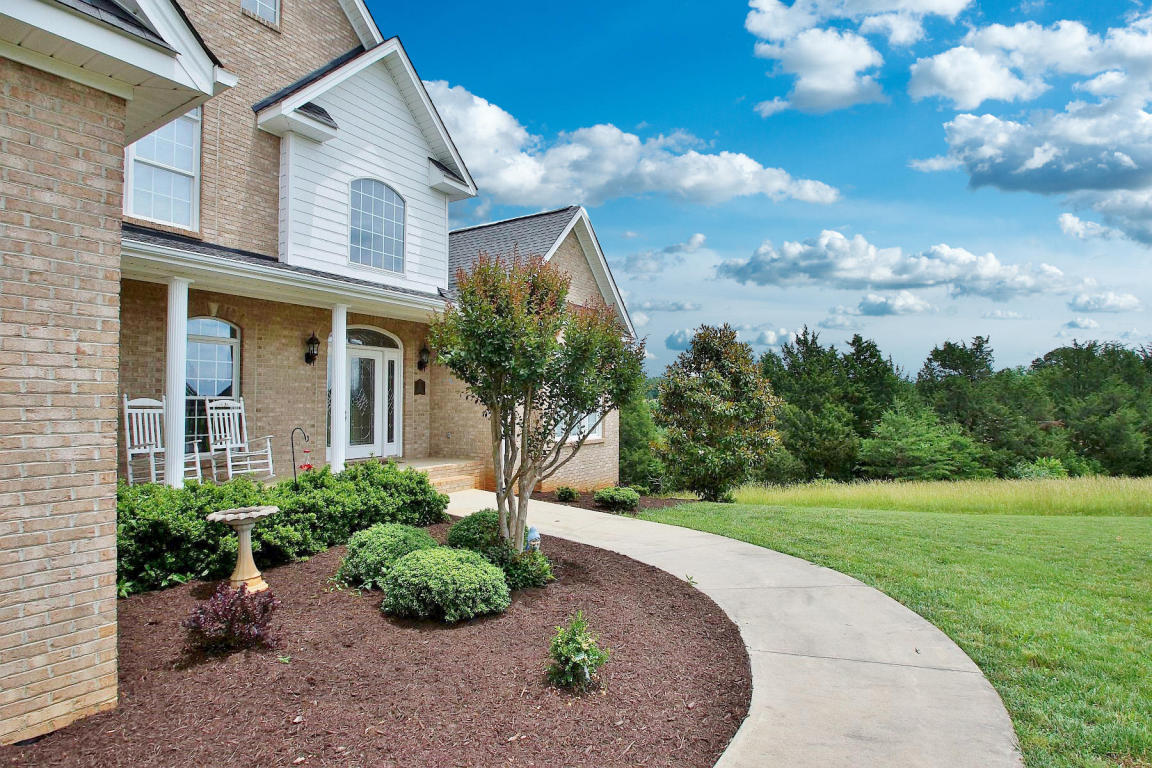 742 Camellia PL, Moneta, VA 24121