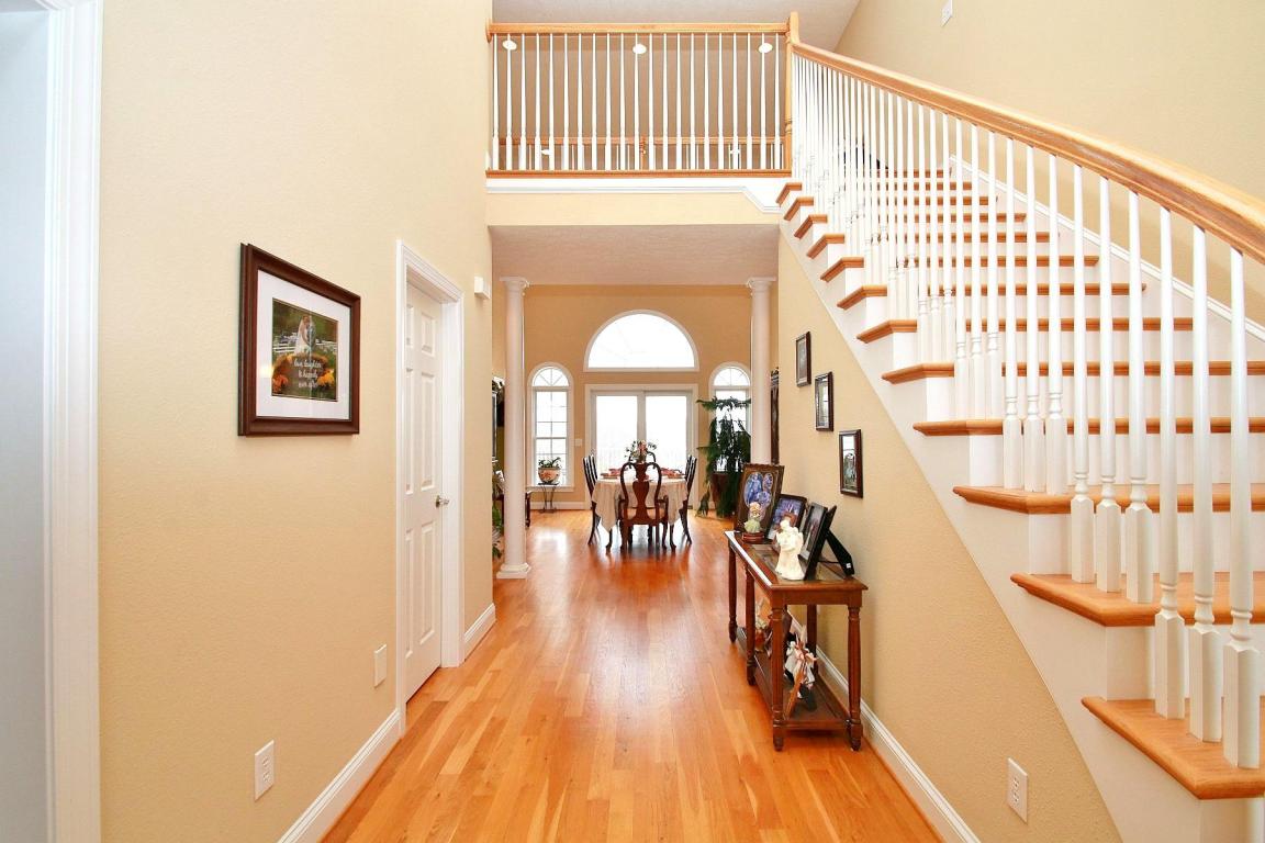 742 Camellia PL, Moneta, VA 24121
