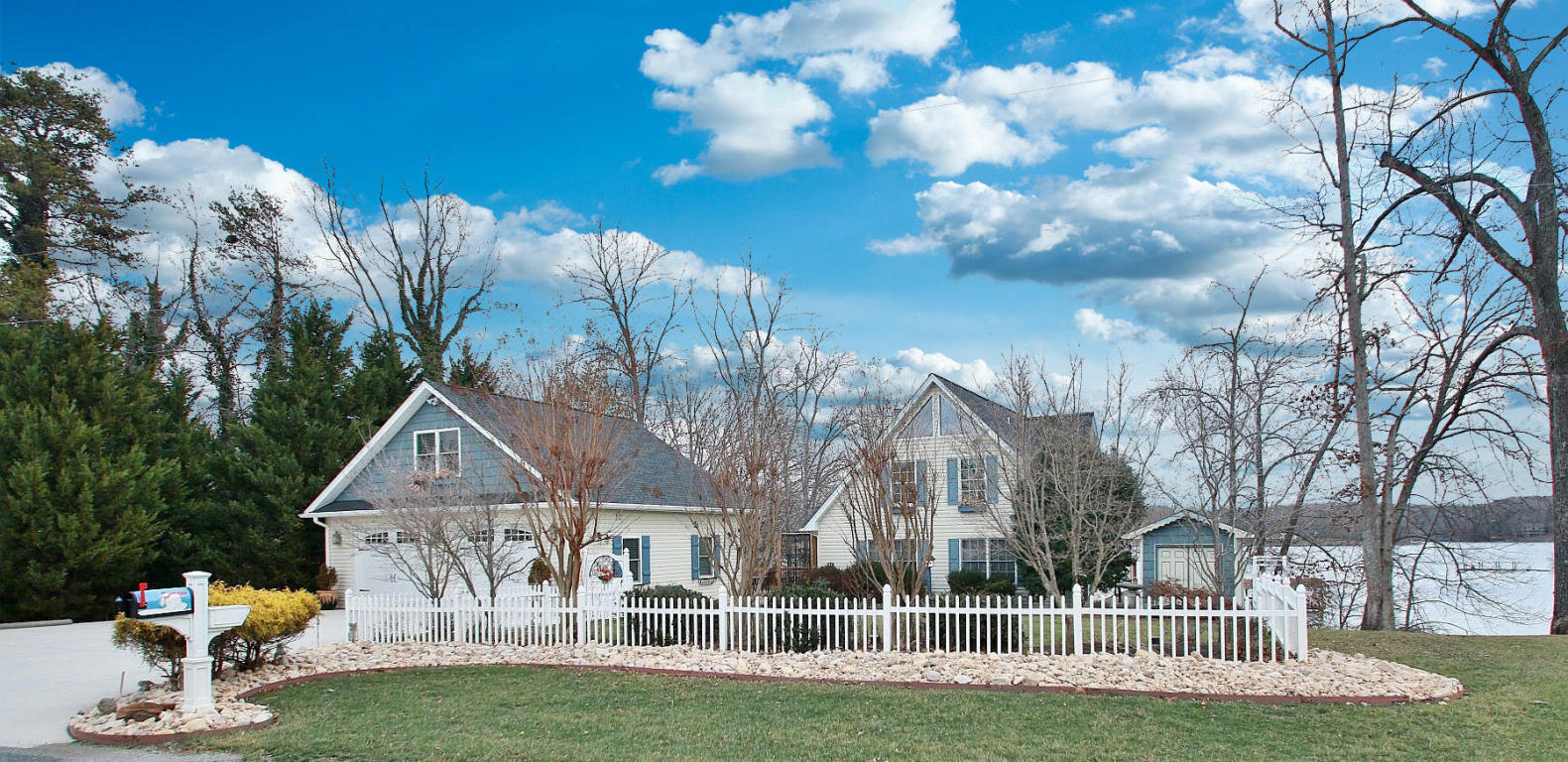 95 Oak Grove DR, Moneta, VA 24121