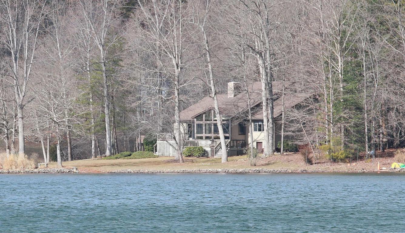 4140 Isle Of Pines DR, Moneta, VA 24121