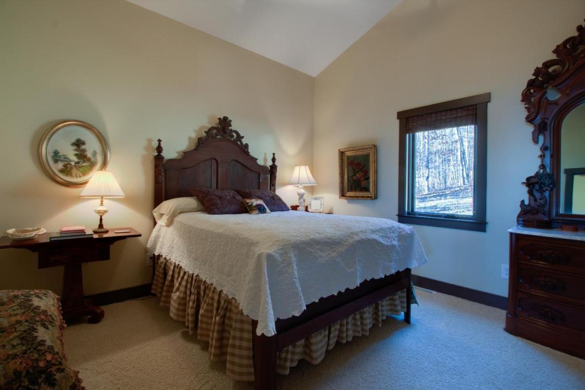 9451Goose Creek Valley Rd, Montvale, VA 24122