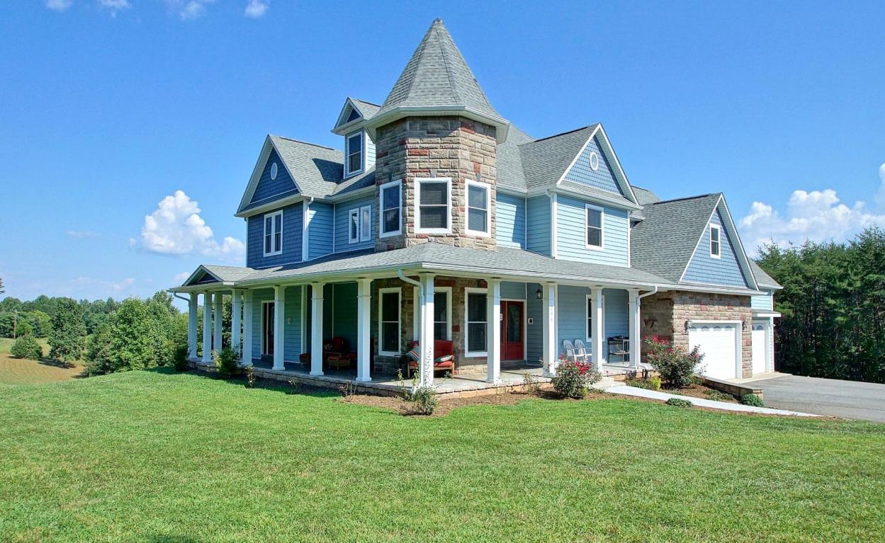 266 Flint Hill RD, Rocky Mount, VA 24151