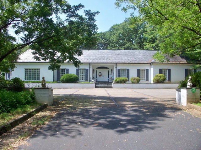 100 Hunters Green Dr, Stanleytown, VA 24168