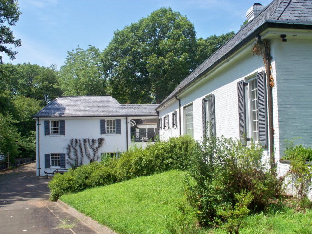 100 Hunters Green Dr, Stanleytown, VA 24168