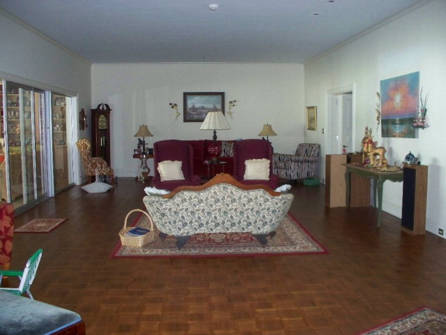 100 Hunters Green Dr, Stanleytown, VA 24168