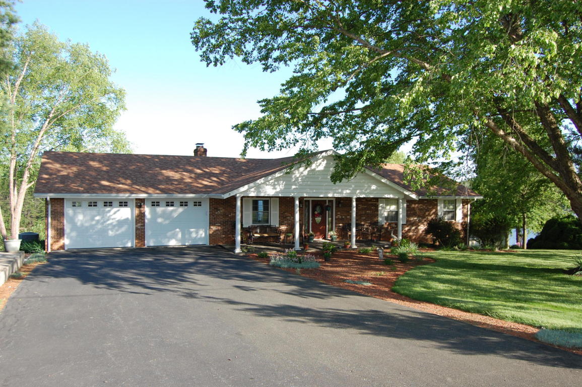 227 Twin Chimneys DR, Wirtz, VA 24184
