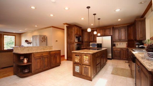21259 Jade Woods Dr, Bristol, VA 24202