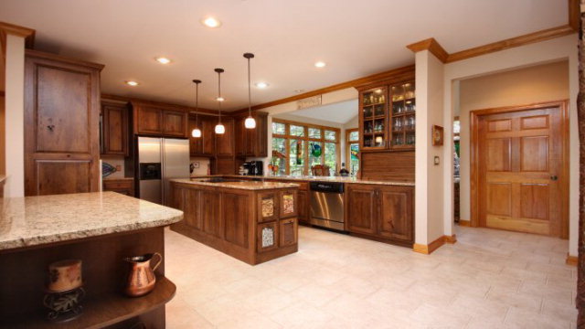 21259 Jade Woods Dr, Bristol, VA 24202