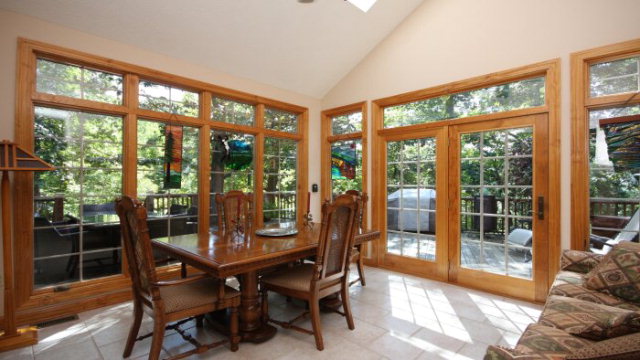 21259 Jade Woods Dr, Bristol, VA 24202