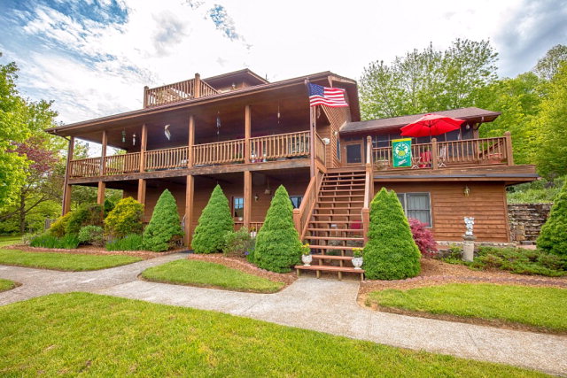 319 Mystic Ln, Willis, VA 24380