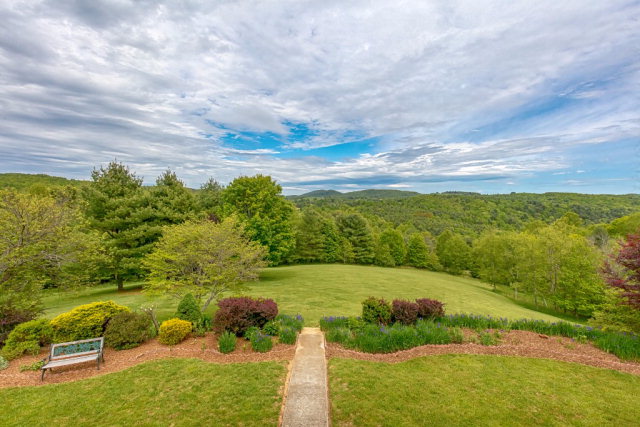 319 Mystic Ln, Willis, VA 24380