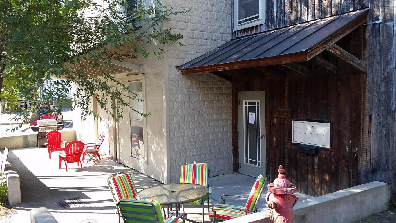 15 1/2 S Jefferson St, Lexington, VA 24450