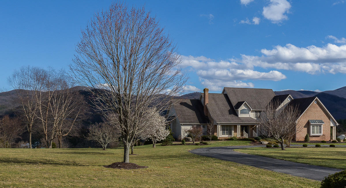 335Wheatlan Dr, Lexington, VA 24450