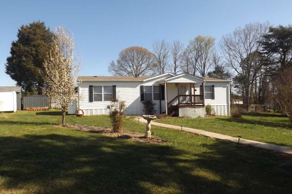 Twin Oaks Mobile Home Park 64 Longfellow DriveRustburg, VA 24588