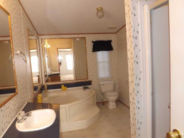 Twin Oaks Mobile Home Park 64 Longfellow DriveRustburg, VA 24588