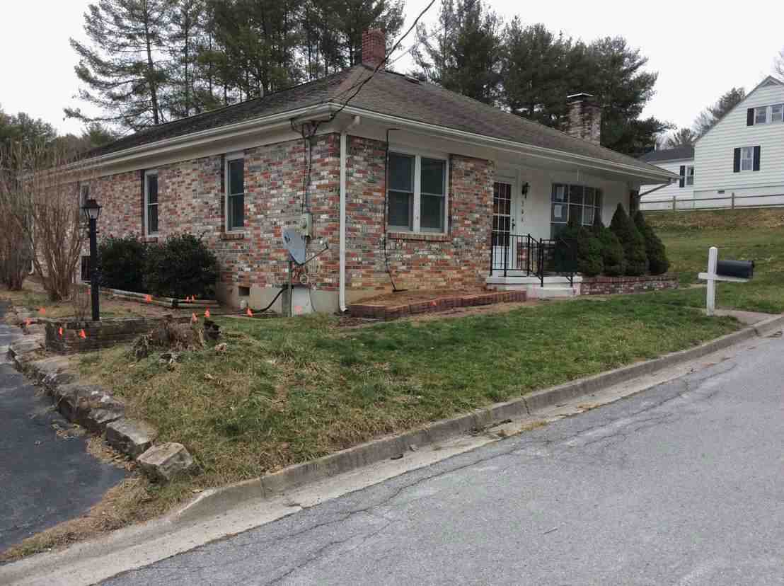 306 Circle DrBluefield, VA, 24605Tazewell County