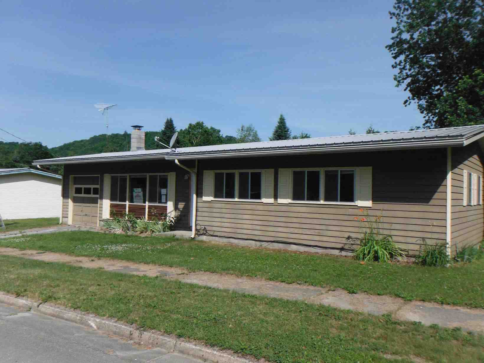 12 Cross StEast Haven, VT, 05837Essex County