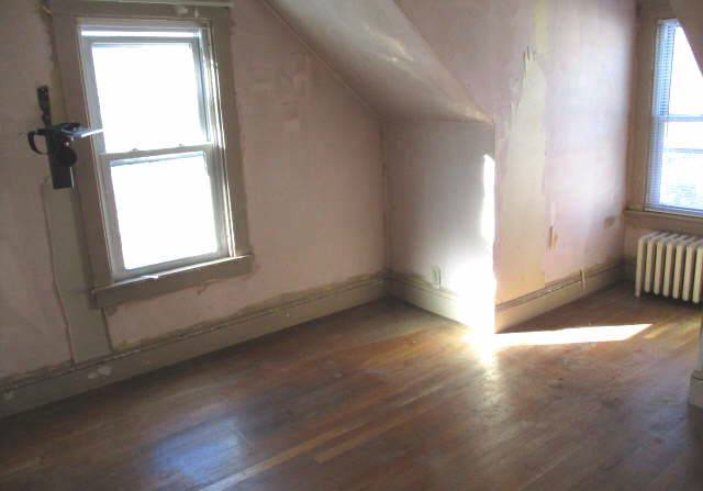 34 Forest StBellows Falls, VT, 05101Windham County