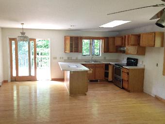 690 Spencer HollowSpringfield, VT, 05156Windsor County