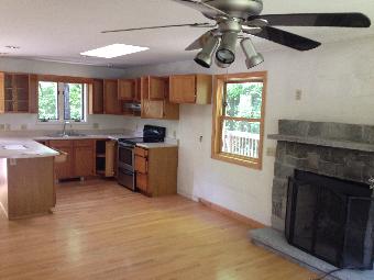 690 Spencer HollowSpringfield, VT, 05156Windsor County