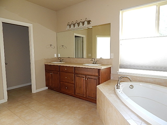 2938 NW Hill StCamas, WA, 98607Clark County