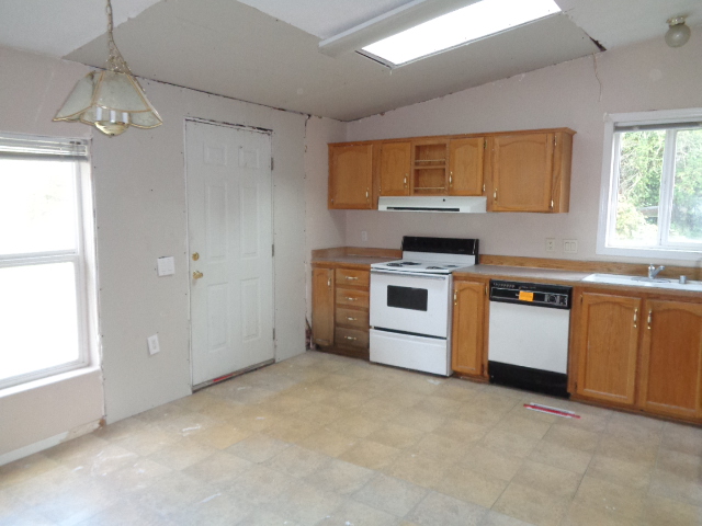 336 S Maple Hill RdKelso, WA, 98626Cowlitz County