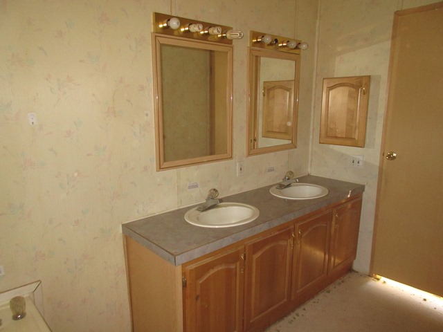 241 Culdorn DriveYakima, WA, 98903Yakima County