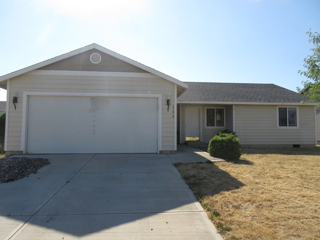 208 N Glacier StMoxee, WA, 98936Yakima County