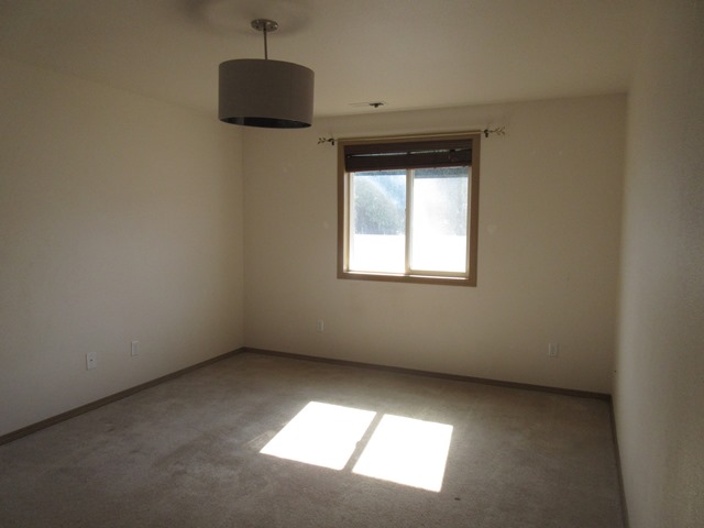208 N Glacier StMoxee, WA, 98936Yakima County