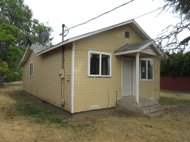 414 N Date StToppenish, WA, 98948Yakima County