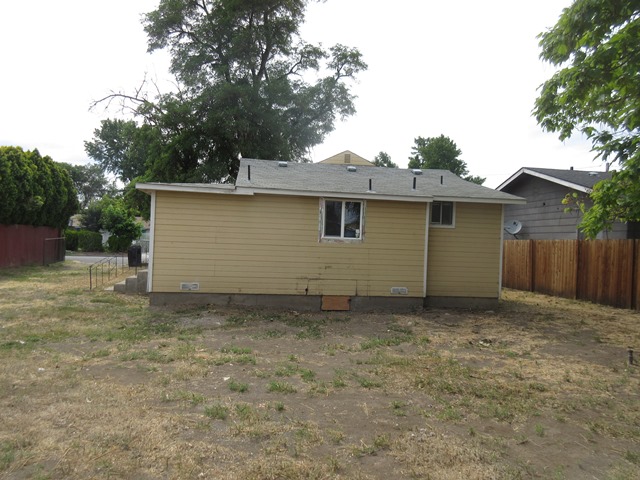 414 N Date StToppenish, WA, 98948Yakima County