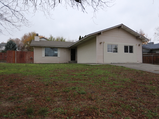 1624 S Hartford PlKennewick, WA, 99337Benton County