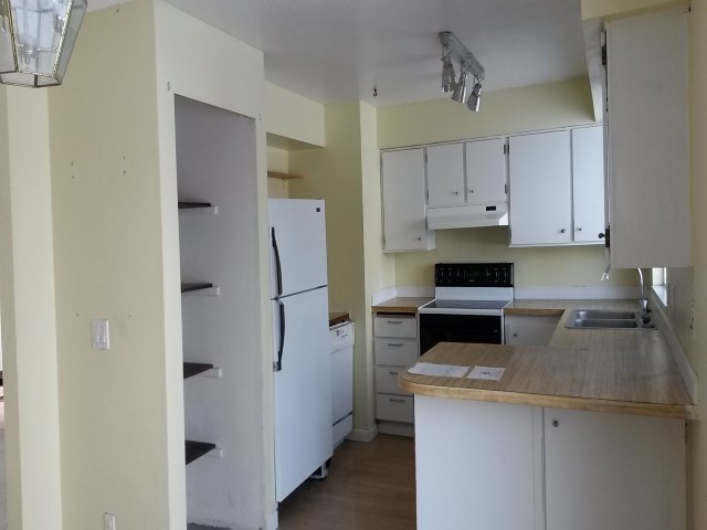704 W 41st PlKennewick, WA, 99337Benton County